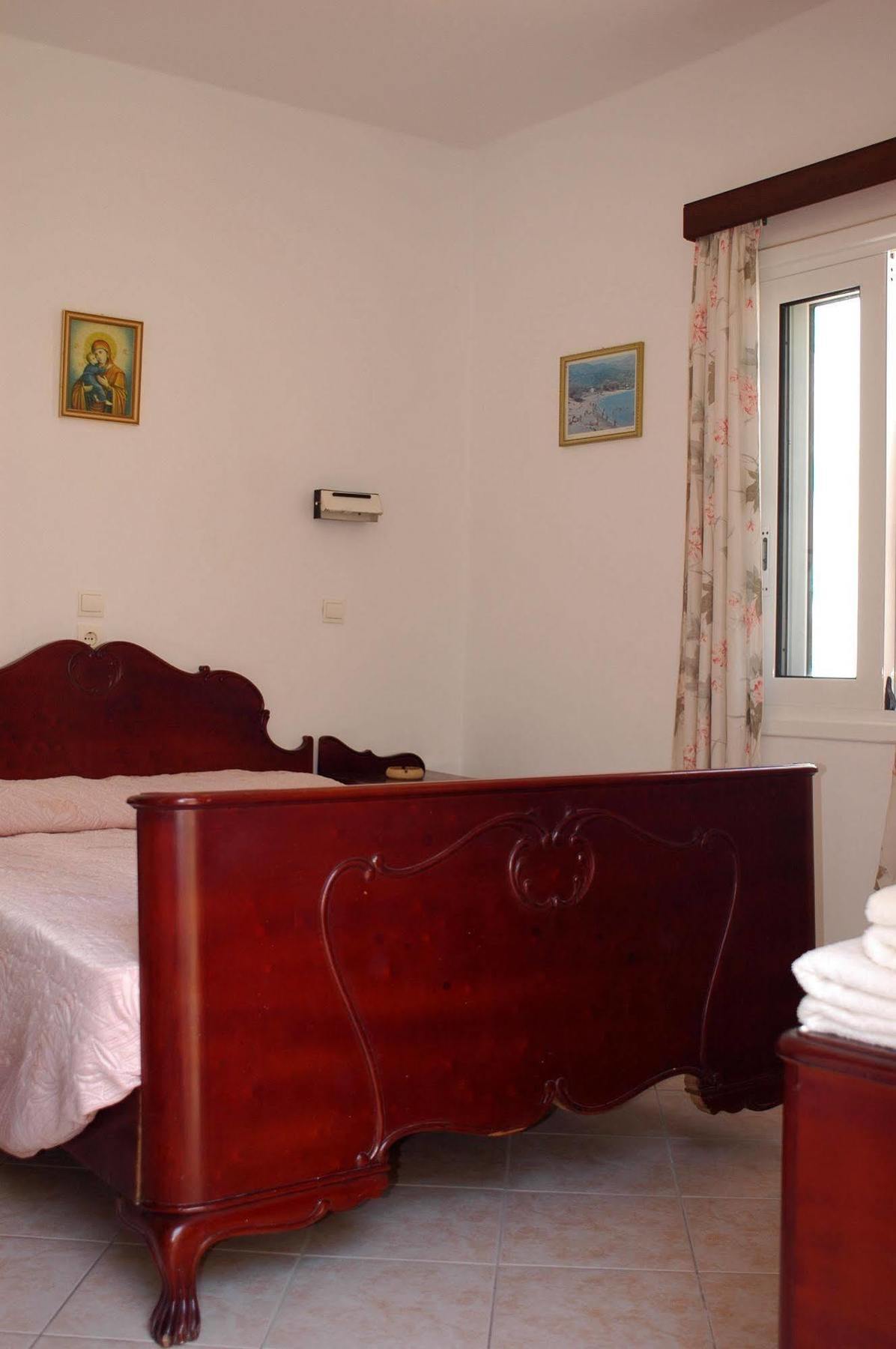 Avra Rooms Karpathos Luaran gambar